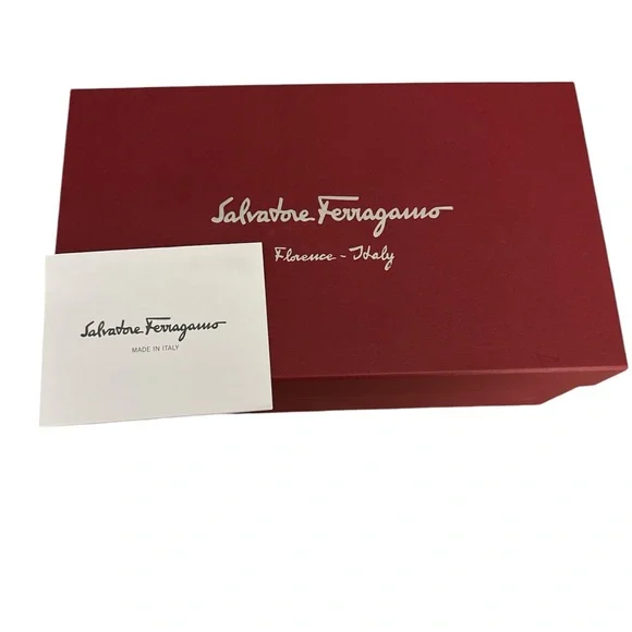 NEW Salvatorre Ferragamo mini - Picture 9 of 14